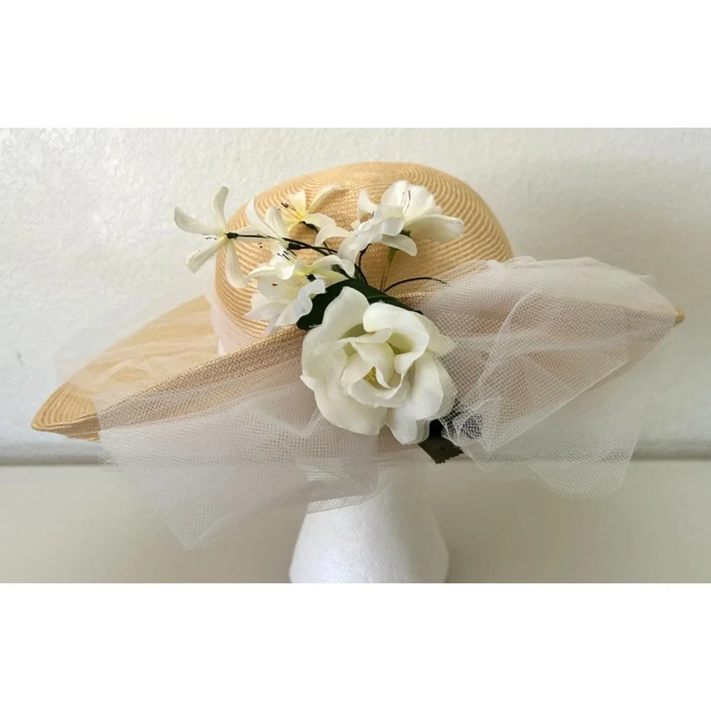 Betmar Wide Brim Straw Dress Hat Cream Veil Flowers Vintage  display picture 1